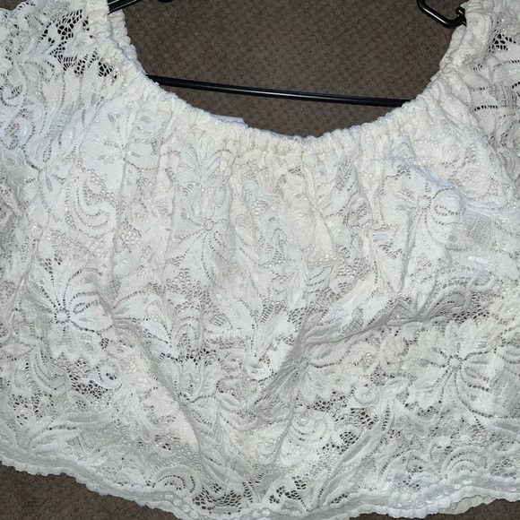 🧨Large lace off shoulder top - Picture 10 of 10